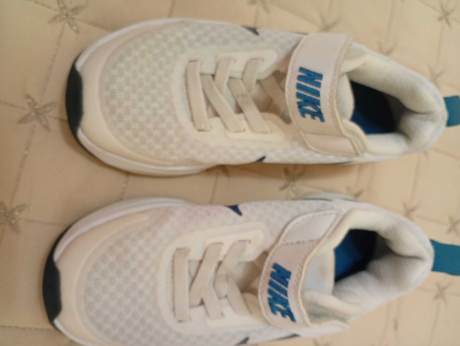 Маратонки      nike