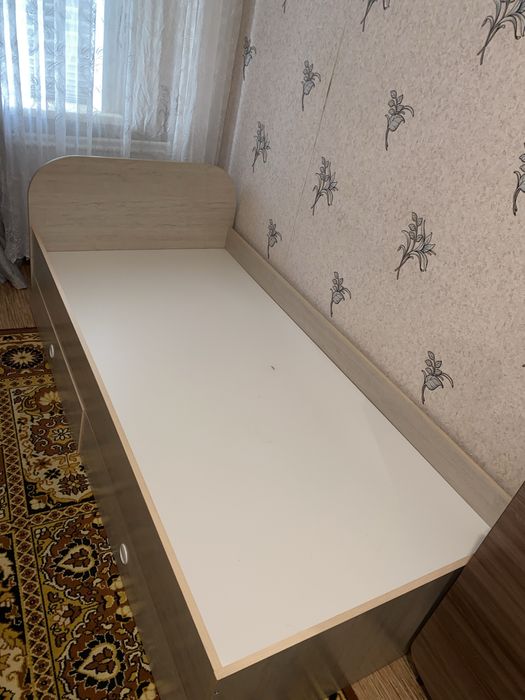 Односпальная кровать