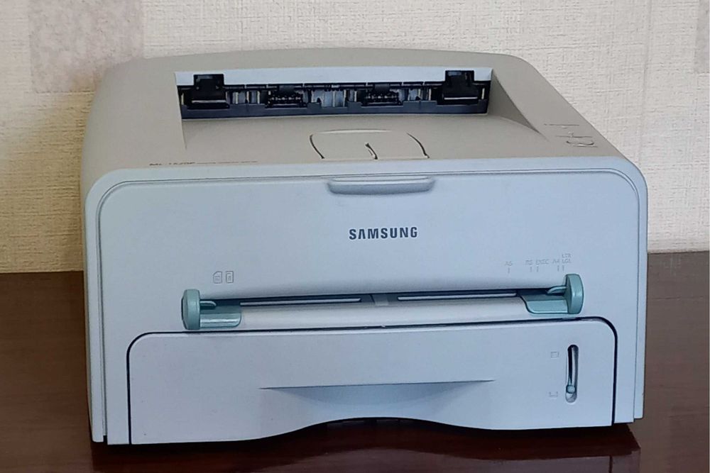Лазерный принтер Samsung ML-1520P