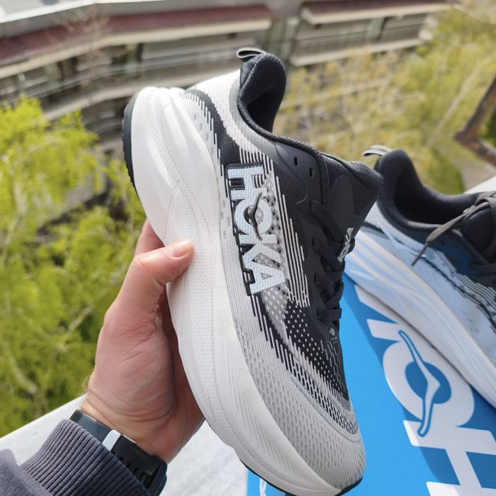 Hoka Skyflow in Black-White 42-43-44