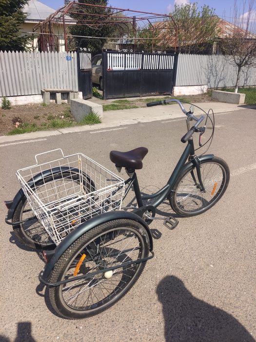 Bicicleta cu 3 roti/tricicleta