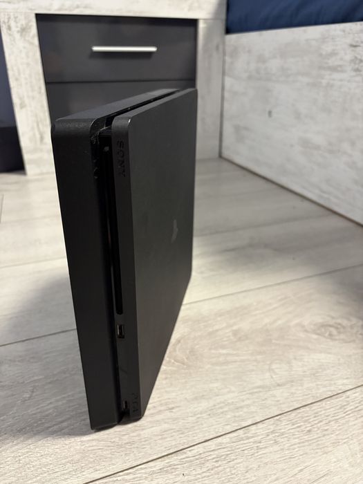 Playstation 4 Slim 1TB