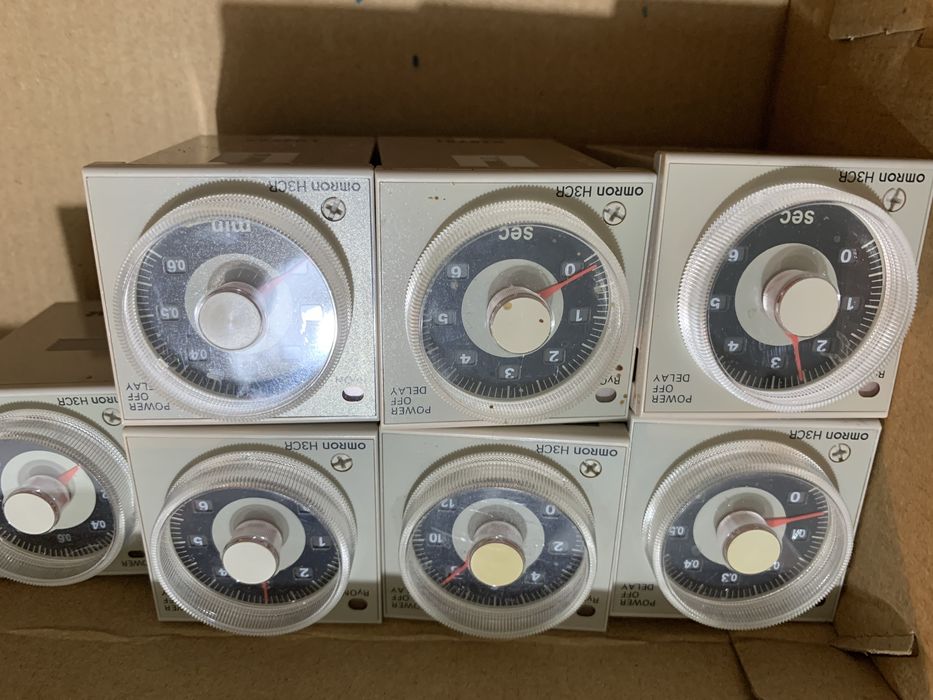 Temporizatoate- relee intarziere -socluri