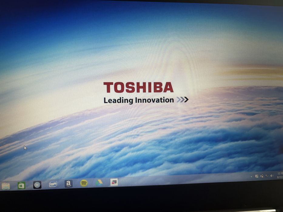 Laptop Toshiba 2gb ram,windows 8,functional