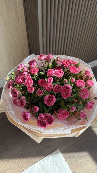Букет кустовых роз