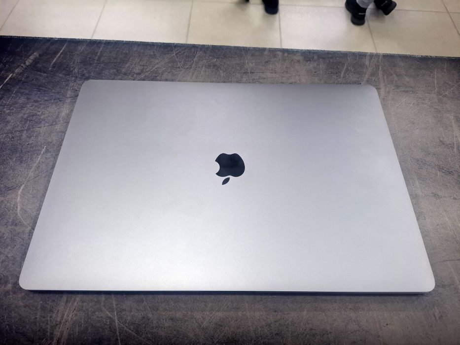 Macbook pro core i9 32/512 ekran 16" dyum