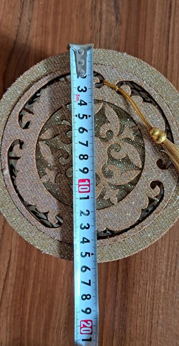 Шкатулка , состояние отличное,  диаметр 16см