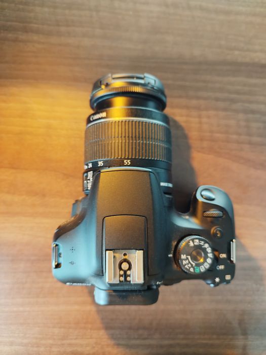 Aparat foto Canon 2000D + Obiectiv 18-55mm + accesorii