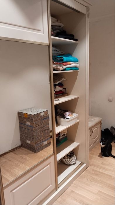 Шкаф платяной срочно продаю