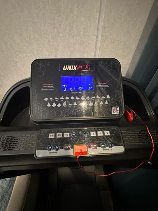 Беговая дорожка,полу професиональная.