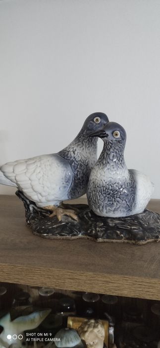 Vând colecție diverse figurine din ceramică vechi.