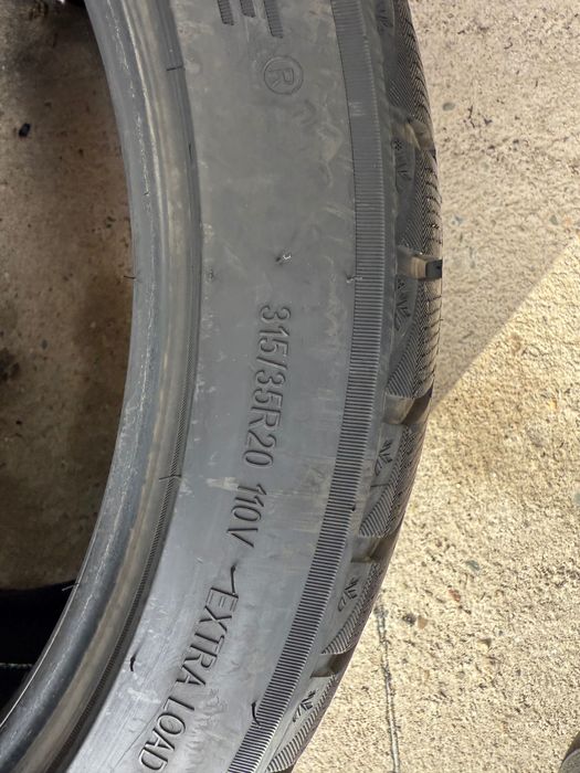 Комплект зимни гуми Bridgestone 285/45/21