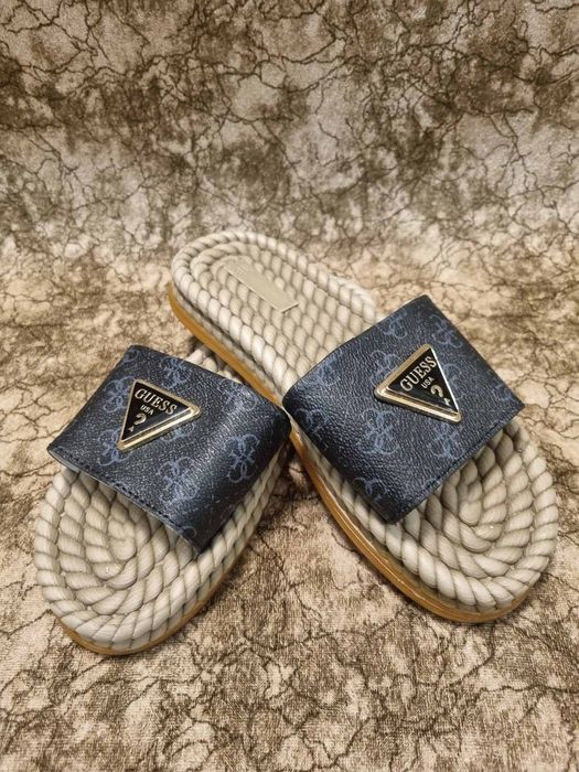 Дамски чехли Guess