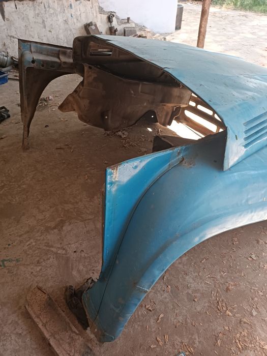 Zil oldi ablasofka krilo va kapot