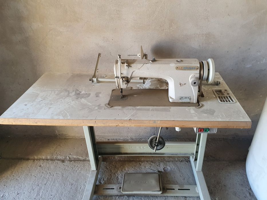 Швейный цех со всеми оборудованиями.