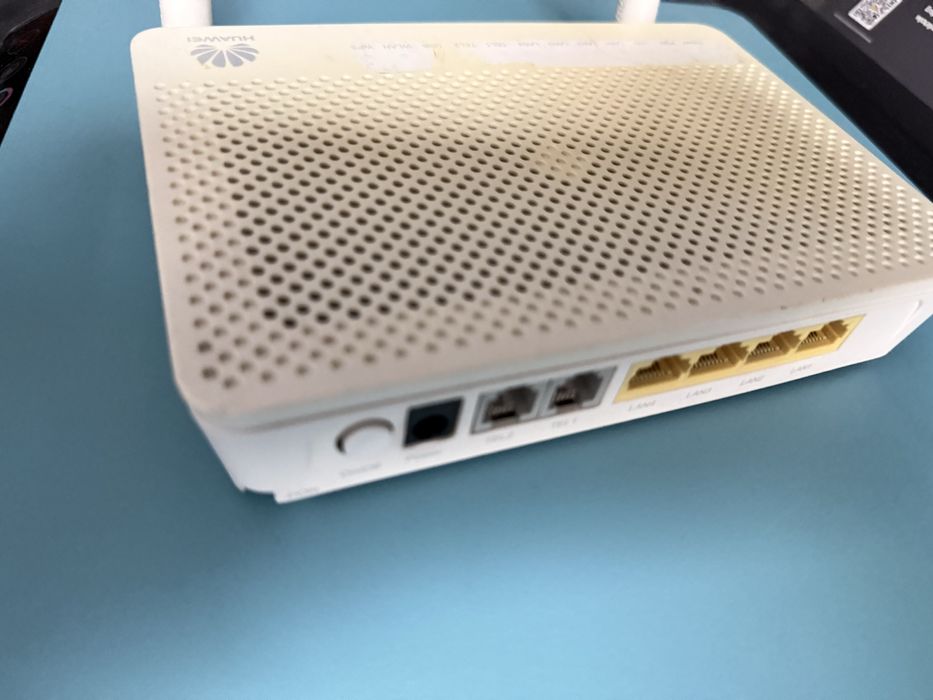 Рутер Huawei EchoLife HG8245H5