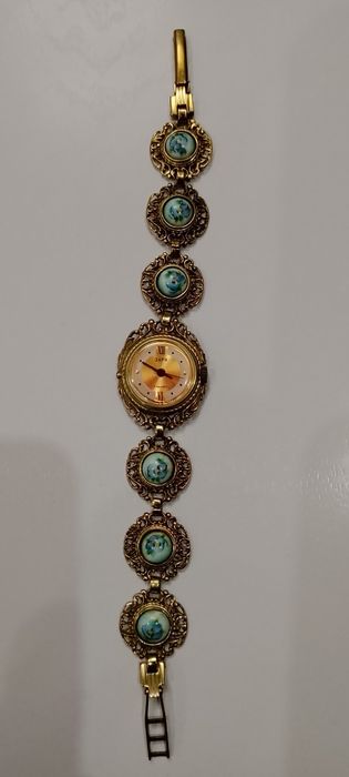 Часы женские в рабочем состоянии