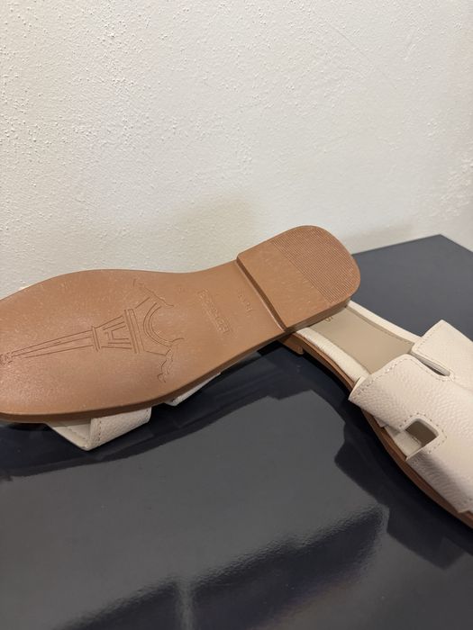 Чисто нови дамски чехли