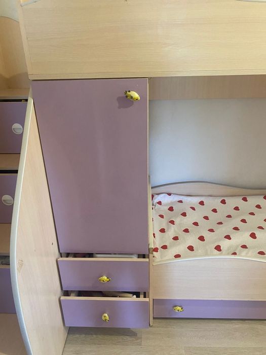 Двухъярусная кровать