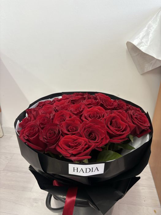 красный роза 33шт