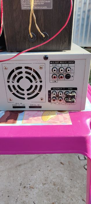 Vând amplificator cu boxe