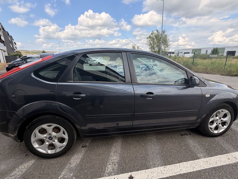 Vand Ford Focus 2, 1.6 benzina