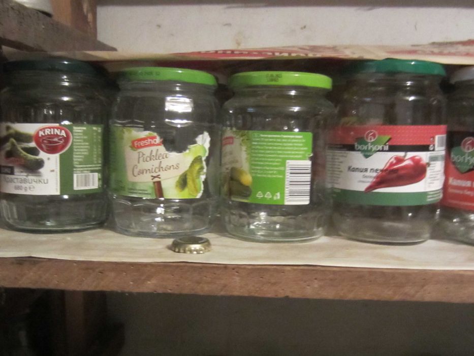 Стъклени буркани различни големини