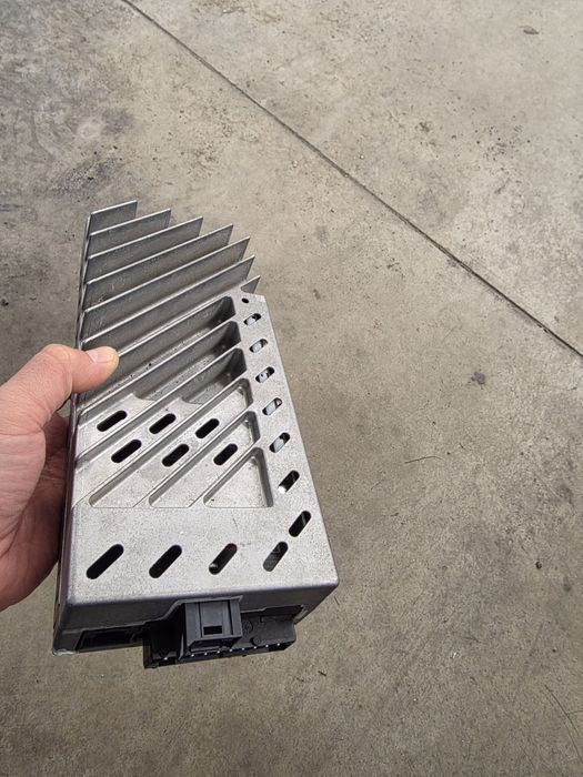 БМВ Усилвател  HARMAN BECKER Kardon BMW F01 F06 F07 F10  F15