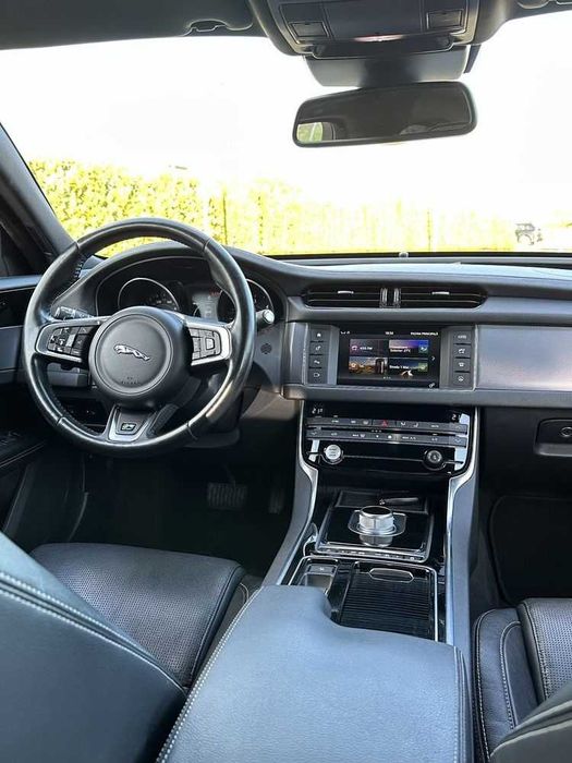 Jaguar 25 awd 4x4