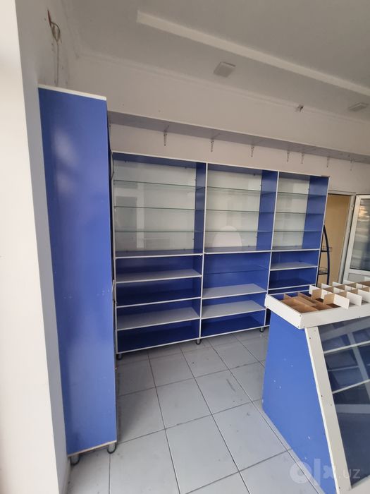 Полки для аптеки и магазинов