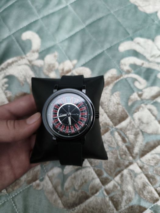 Часы казино на магните продам срочно,за такую цену нигде нет!!!