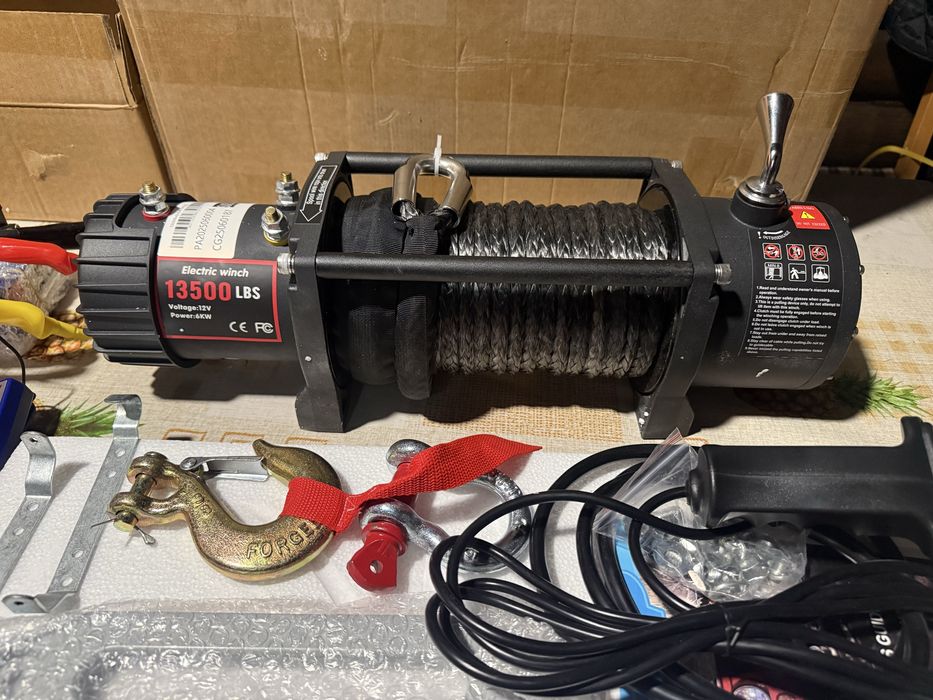 Troliu winch auto suv platforma  13500lbs 6100Kg