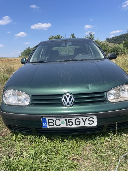 Vînd golf 4 în stare perfectă de functionare