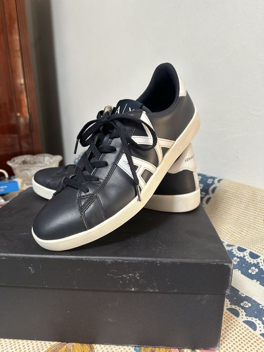 Adidasi armani super frumosi