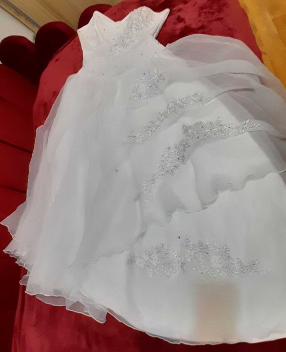 Vand rochie de mireasa