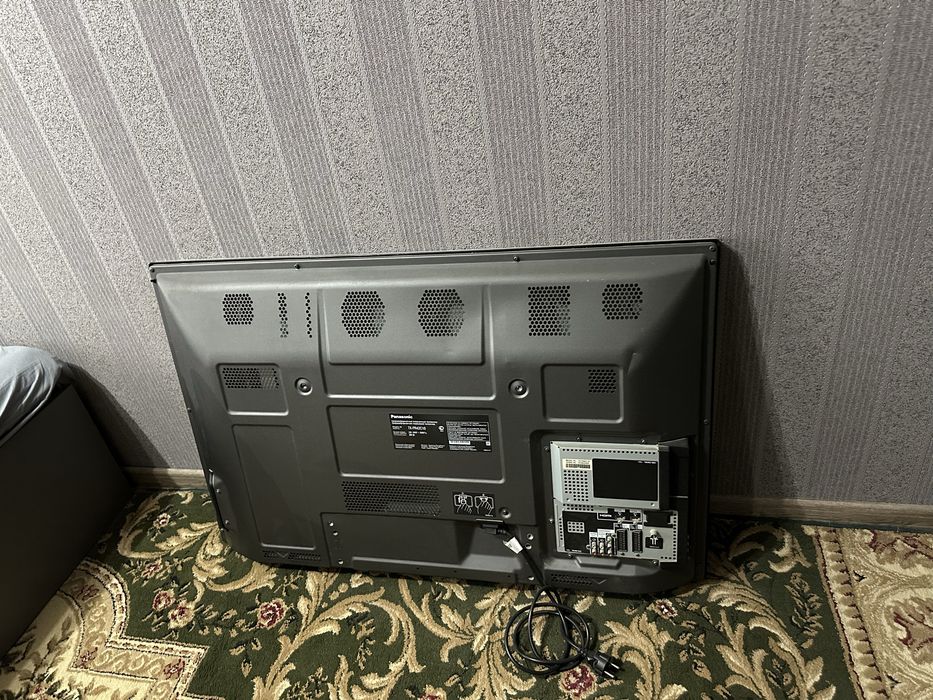 Телевизор Panasinic 42 тали