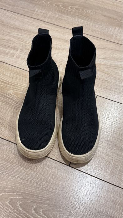 Ghete crosetate Zara marimea 35