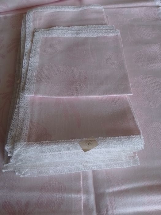 Продаются скатерти