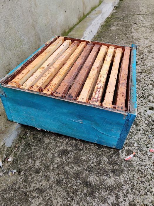 Vand rame de 1/2 pt magazii