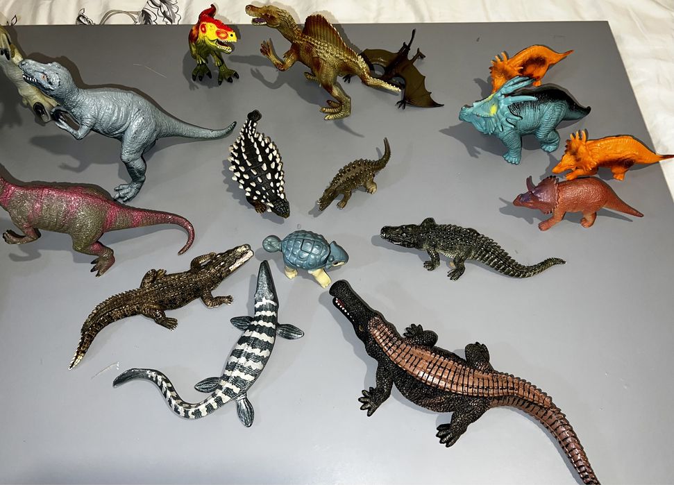 Set 38 dinozauri si crodocdili dimensiuni diverse