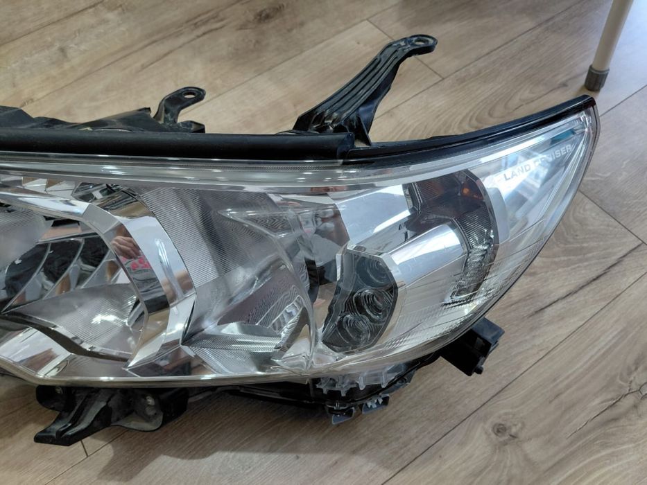 Оригинальная левая фара Prado 150