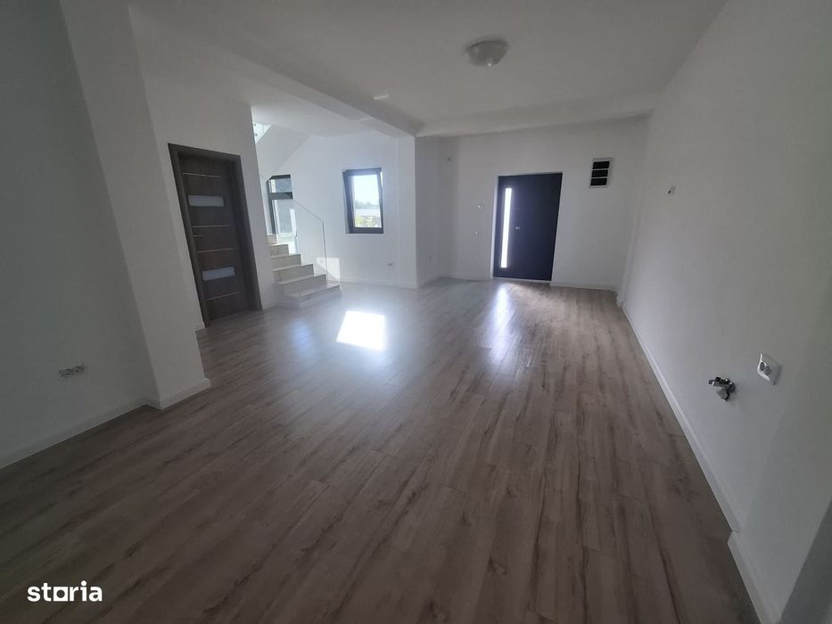 Vila individuala SUPERBA Tunari, ZONA BUNA, TOATE utilitatile