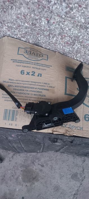 Обмен на дросильПродаю или бартер на засолку  газ пидаль нексия 3 нов