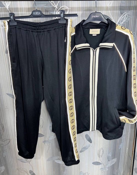 Продается спортивное костюм  Бренд