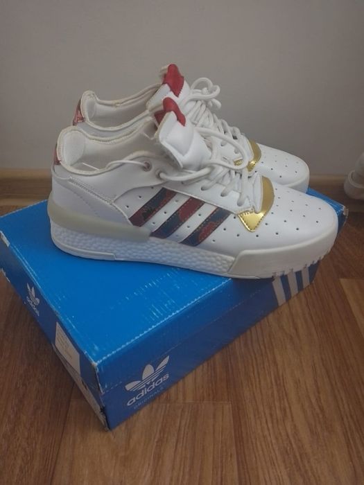 Кросовки адидас оригинал