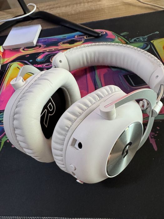 Слушалки logitech pro
