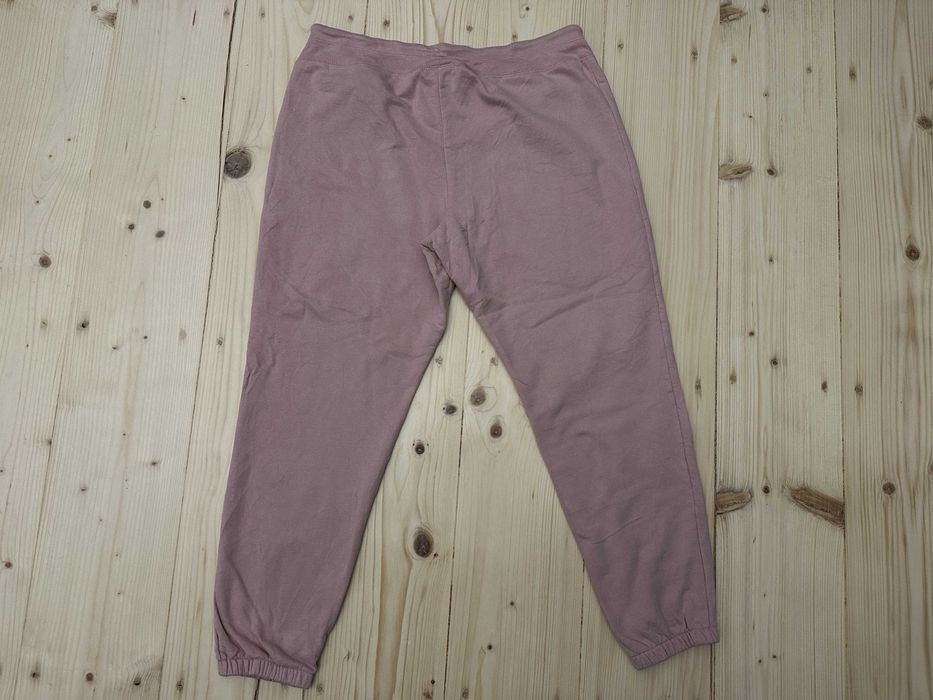 Pantaloni Trening GAP – Mărimea M – Roz Prăfuit / Mauve – Logo Brodat – Stare Foarte Bună