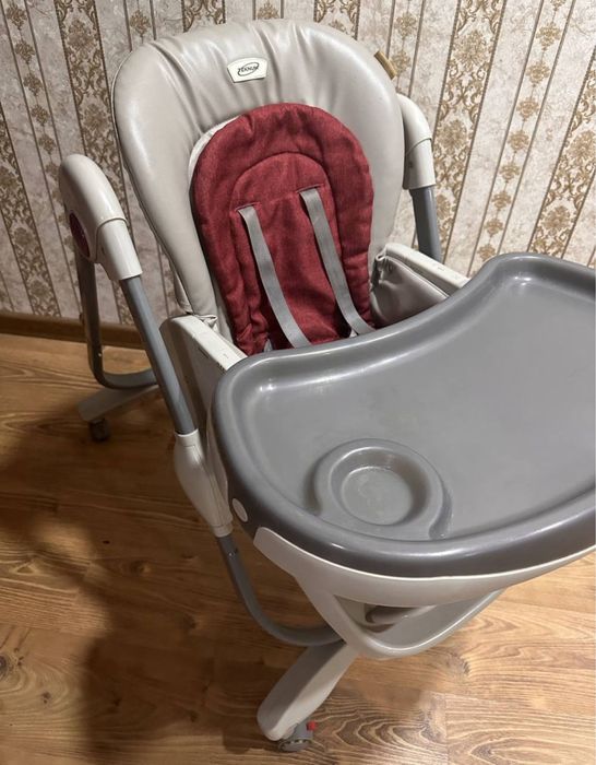 Bolalar oqatlanadigan stoli xolati ideal