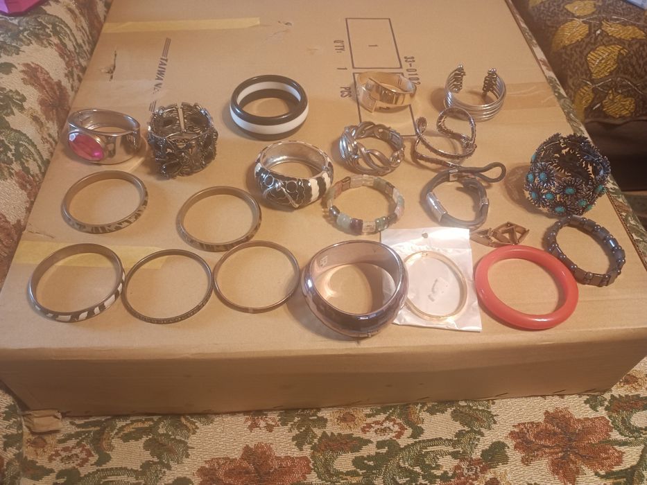 Гривни и брошки-2евро