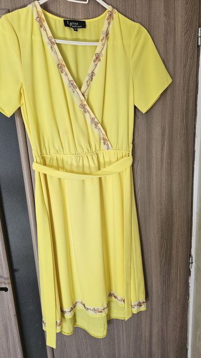 Rochie de ocazie galbena ca si noua